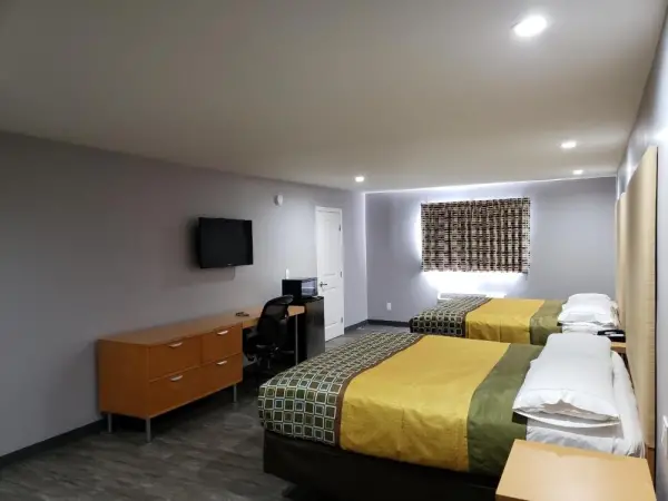 Regal Inn 8