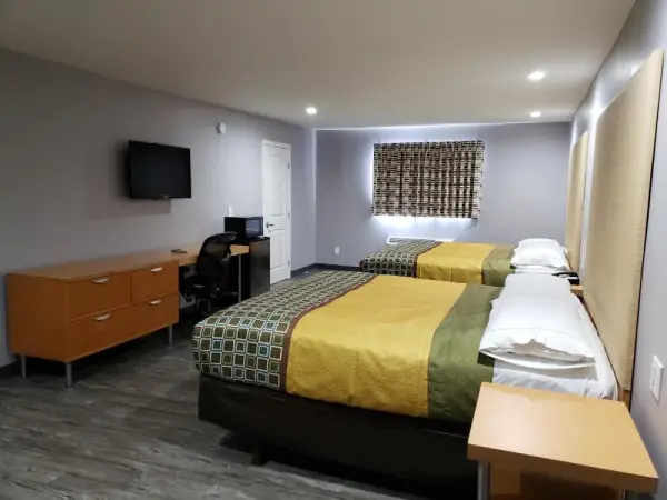 Regal Inn 9